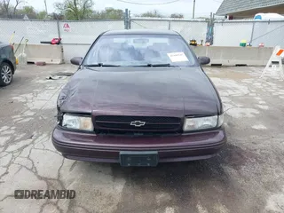 1995 Chevrolet Caprice z VIN 1G1BL52PXSR184877, wystawiony jako IAAI lot #42105547 z przebiegiem 109 845 mil mil oraz . Historia ofert i sprzedaży dostępna na DreamBid. Obrazek 13.