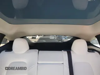 2022 Tesla Model Y Long Range z VIN 7SAYGDEE0NF339363, wystawiony jako Copart lot #44604015 z przebiegiem 48 002 mil mil oraz Szkody całkowita. Historia ofert i sprzedaży dostępna na DreamBid. Obrazek 10.