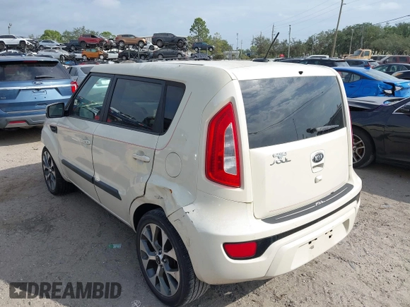 2013 Kia Soul ! with VIN KNDJT2A69D7483138, listed as a IAAI auction lot 41216799 with 81,764 mi miles. Bid and sale history available at carsss.com. Image 3.