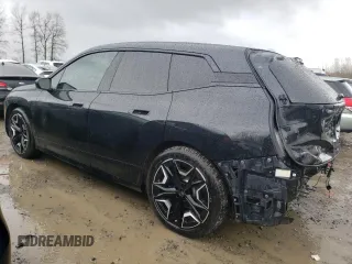 2022 BMW iX xDrive50 z VIN WB523CF05NCK44298, wystawiony jako Copart lot #45008714 z przebiegiem 14 562 mil mil oraz . Historia ofert i sprzedaży dostępna na DreamBid. Obrazek 2.