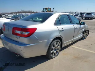 2009 Lincoln MKZ with VIN 3LNHM26T39R605255, listed as a IAAI auction lot 38514339 with 93,700 mi miles and . Bid and sale history available at DreamBid. Image 4.
