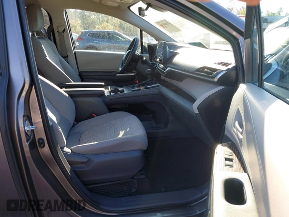 2021 Toyota Sienna LE with VIN 5TDKRKEC9MS040481, listed as a IAAI auction lot 41881118 with 41,843 mi miles. Bid and sale history available at carsss.com. Image 5.