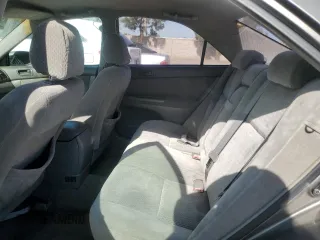 2004 Toyota Camry LE z VIN 4T1BE32K34U881717, wystawiony jako Copart lot #53731565 z przebiegiem Nie podano mil oraz Szkoda całkowita • Salvage title. Historia ofert i sprzedaży dostępna na DreamBid. Obrazek 10.
