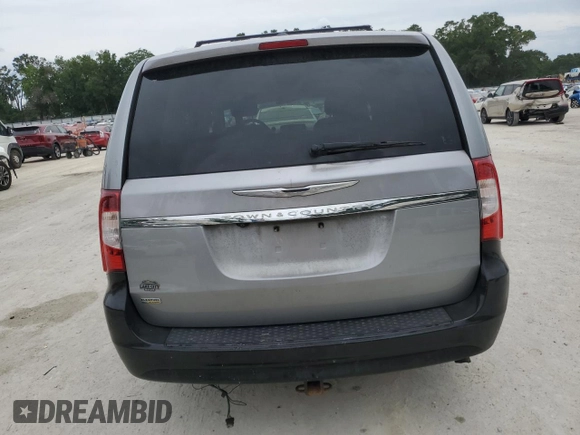 2014 Chrysler Town & Country Touring with VIN 2C4RC1BG0ER382137, listed as a Copart auction lot 55882215 with 197,443 mi miles and Clean Title. Bid and sale history available at DreamBid. Image 6.