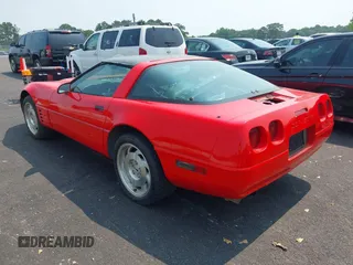 1994 Chevrolet Corvette z VIN 1G1YY22P6R5111291, wystawiony jako IAAI lot #42379116 z przebiegiem Nie podano mil oraz . Historia ofert i sprzedaży dostępna na DreamBid. Obrazek 3.