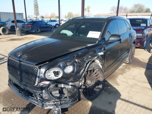 2021 Bentley Bentayga V8 with VIN SJAAM2ZV0MC035081, listed as a IAAI auction lot 41263173 with 36,207 mi miles. Bid and sale history available at carsss.com. Image 17.