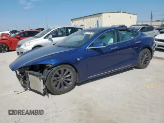 2019 Tesla Model S 75D z VIN 5YJSA1E2XKF339553, wystawiony jako Copart lot #52407075 z przebiegiem 121 491 mil mil oraz Szkoda całkowita • Salvage title. Historia ofert i sprzedaży dostępna na DreamBid. Obrazek 1.