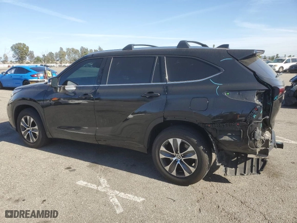 2021 Toyota Highlander XLE with VIN 5TDHZRAH0MS047954, listed as a Copart auction lot 47434505 with 59,728 mi miles and Salvage Title. Bid and sale history available at carsss.com. Image 2.
