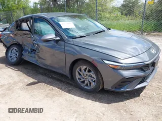2024 Hyundai Elantra SEL с VIN KMHLM4DG8RU818822, выставлен на аукционе IAAI как лот 42344899 с пробегом 9 928 миль миль и . История ставок и продаж доступна на DreamBid. Изображение 1.