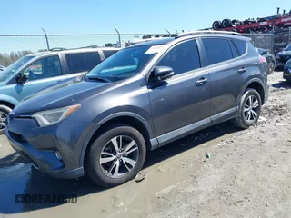 2018 Toyota RAV4 XLE with VIN 2T3WFREV9JW503136, listed as a IAAI auction lot 41815266 with 118,585 mi miles. Bid and sale history available at carsss.com. Image 17.