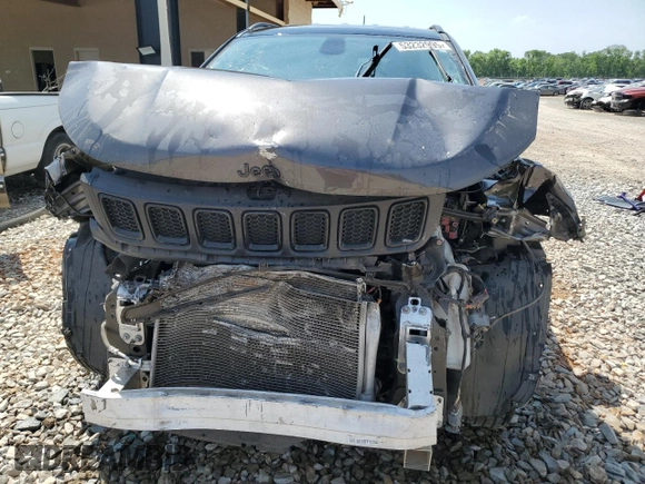 2020 Jeep Compass Altitude z VIN 3C4NJCBB3LT229797, wystawiony jako Copart lot #53232995 z przebiegiem Nie podano mil oraz Szkody całkowita. Historia ofert i sprzedaży dostępna na DreamBid. Obrazek 5.
