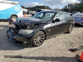 2009 BMW 3 Series 328i z VIN WBAPH77579NM31885, wystawiony jako Copart lot #85668814 z przebiegiem Nie podano mil oraz Szkoda całkowita • Salvage title. Historia ofert i sprzedaży dostępna na DreamBid. Obrazek 1.
