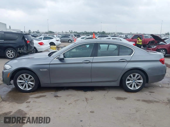 2016 BMW 5 Series 528i z VIN WBA5A5C59GG352743, wystawiony jako IAAI lot #41796478 z przebiegiem 81 844 mil mil oraz . Historia ofert i sprzedaży dostępna na DreamBid. Obrazek 15.