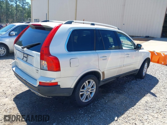 2007 Volvo XC90 V8 with VIN YV4CZ852271377555, listed as a IAAI auction lot 41820562 with 1 mi miles. Bid and sale history available at carsss.com. Image 4.