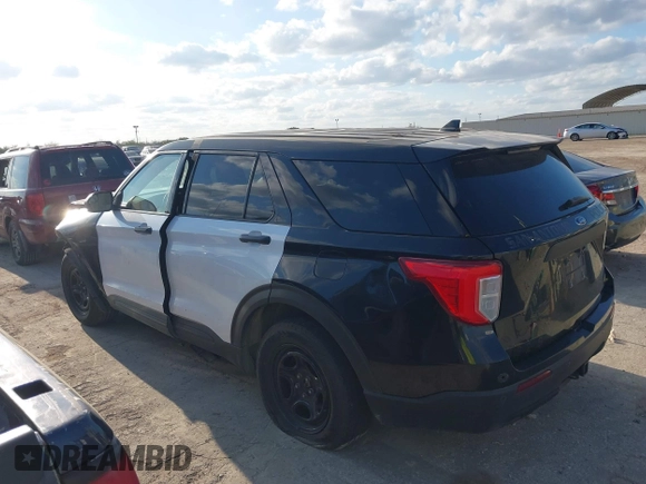 2020 Ford Police Interceptor Utility z VIN 1FM5K8ABXLGC63862, wystawiony jako IAAI lot #41146839 z przebiegiem Nie podano mil oraz . Historia ofert i sprzedaży dostępna na DreamBid. Obrazek 3.