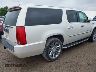 2007 Cadillac Escalade ESV with VIN 1GYFK66887R202024, listed as a IAAI auction lot 41841337 with 185,085 mi miles and . Bid and sale history available at DreamBid. Image 4.