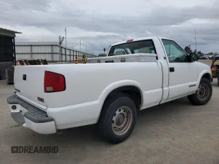1998 GMC Sonoma with VIN 1GTCS1447WK523961, listed as a Copart auction lot 51176315 with 196,908 mi miles and Salvage Title. Bid and sale history available at carsss.com. Image 3.