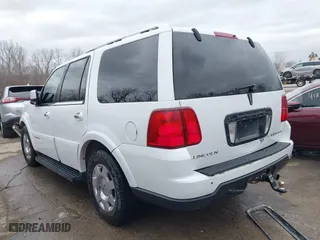 2006 Lincoln Navigator Luxury with VIN 5LMFU285X6LJ21094, listed as a IAAI auction lot 41806373 with 307,588 mi miles. Bid and sale history available at carsss.com. Image 3.