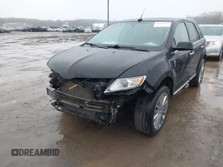 2012 Lincoln MKX z VIN 2LMDJ8JK1CBL02848, wystawiony jako IAAI lot #41845492 z przebiegiem 177 478 mil mil oraz . Historia ofert i sprzedaży dostępna na DreamBid. Obrazek 6.