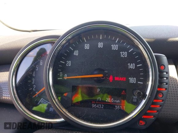 2015 MINI Hardtop 4 Door with VIN WMWXS5C50FT832438, listed as a IAAI auction lot 42632469 with 96,432 mi miles and . Bid and sale history available at DreamBid. Image 7.