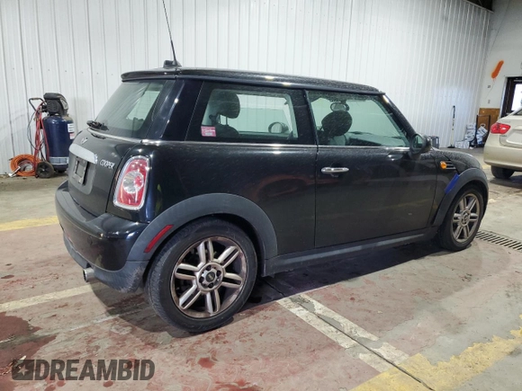 2012 MINI Hardtop with VIN WMWSU3C52CT260728, listed as a Copart auction lot 45391265 with 70,180 mi miles and Clean Title. Bid and sale history available at DreamBid. Image 3.