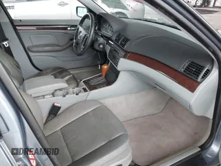 2000 BMW 3 Series 323i with VIN WBAAM334XYCB24411, listed as a IAAI auction lot 42112597 with 94,813 mi miles and . Bid and sale history available at carsss.com. Image 5.