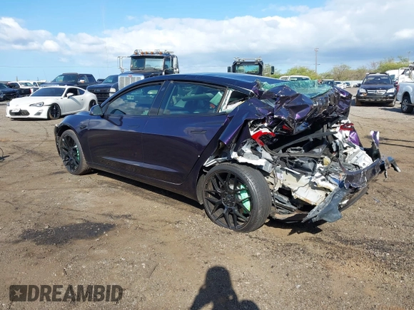 2020 Tesla Model 3 Standard Range Plus z VIN 5YJ3E1EA9LF599332, wystawiony jako IAAI lot #41563213 z przebiegiem Nie podano mil oraz . Historia ofert i sprzedaży dostępna na DreamBid. Obrazek 3.