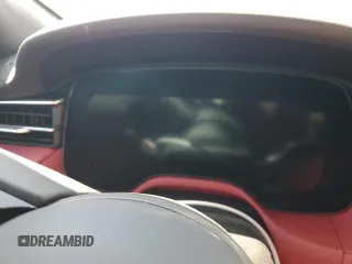 2023 Maserati Grecale Modena z VIN ZN682AVM4P7432217, wystawiony jako Copart lot #55184694 z przebiegiem 1417 mil mil oraz . Historia ofert i sprzedaży dostępna na DreamBid. Obrazek 9.