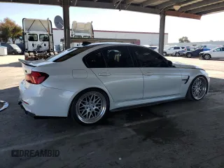 2018 BMW M3 z VIN WBS8M9C58J5J78545, wystawiony jako Copart lot #48081745 z przebiegiem 48 166 mil mil oraz Szkody całkowita. Historia ofert i sprzedaży dostępna na DreamBid. Obrazek 3.