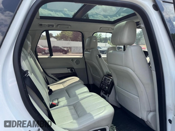 2016 Land Rover Range Rover HSE z VIN SALGS2KF3GA289460, wystawiony jako Copart lot #62463805 z przebiegiem 130 040 mil mil oraz Czysty tytuł • Clean title. Historia ofert i sprzedaży dostępna na DreamBid. Obrazek 7.