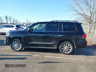 2009 Lexus LX 570 with VIN JTJHY00W094032465, listed as a IAAI auction lot 41757069 with 395,307 mi miles and . Bid and sale history available at carsss.com. Image 14.