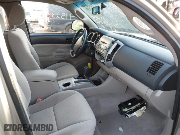 2006 Toyota Tacoma with VIN 5TEUU42NX6Z154875, listed as a IAAI auction lot 41523003 with 33,168 mi miles. Bid and sale history available at carsss.com. Image 5.