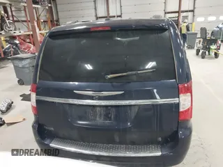 2016 Chrysler Town & Country Touring with VIN 2C4RC1BG2GR305711, listed as a IAAI auction lot 41984947 with 206,360 mi miles. Bid and sale history available at carsss.com. Image 16.