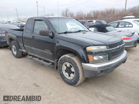 2004 Chevrolet Colorado LS Z71 with VIN 1GCDT196348111137, listed as a IAAI auction lot 41482484 with 236,180 mi miles. Bid and sale history available at carsss.com. Image 1.