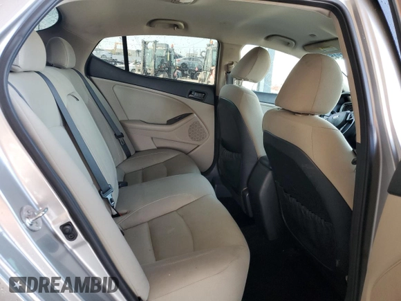 2013 Kia Optima LX z VIN 5XXGM4A74DG156035, wystawiony jako Copart lot #59358245 z przebiegiem 136 540 mil mil oraz Szkoda całkowita • Salvage title. Historia ofert i sprzedaży dostępna na DreamBid. Obrazek 10.