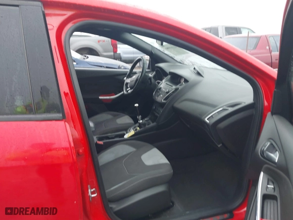 2015 Ford Focus ST with VIN 1FADP3L93FL224661, listed as a IAAI auction lot 41169980 with 113,283 mi miles. Bid and sale history available at carsss.com. Image 5.