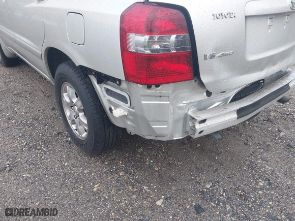 2004 Toyota Highlander with VIN JTEEP21AX40028541, listed as a IAAI auction lot 41812804 with 122,182 mi miles. Bid and sale history available at carsss.com. Image 6.