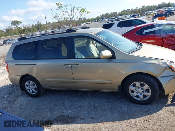2008 Kia Sedona LX with VIN KNDMB233086261988, listed as a IAAI auction lot 41612389 with 170,947 mi miles. Bid and sale history available at carsss.com. Image 13.