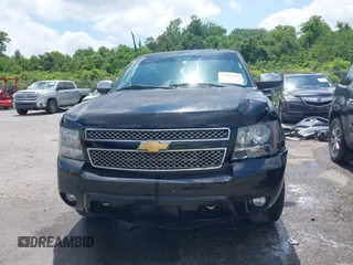 2013 Chevrolet Tahoe LT with VIN 1GNSCBE00DR337071, listed as a IAAI auction lot 42282457 with 151,460 mi miles and . Bid and sale history available at DreamBid. Image 12.