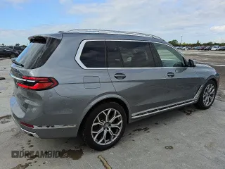 2024 BMW X7 xDrive40i z VIN 5UX23EM08R9V48892, wystawiony jako Copart lot #56059665 z przebiegiem 28 430 mil mil oraz Tytuł czysty. Historia ofert i sprzedaży dostępna na DreamBid. Obrazek 3.