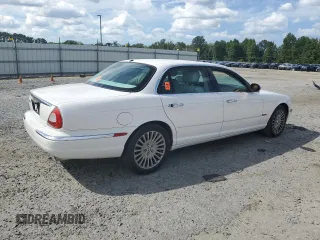 2005 Jaguar XJ VDP with VIN SAJWA82C35SG47022, listed as a Copart auction lot 70495834 with 175,668 mi miles and Salvage Title. Bid and sale history available at carsss.com. Image 3.