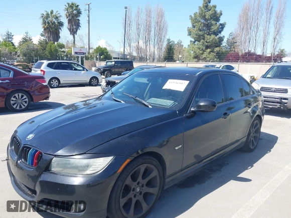 2009 BMW 3 Series 328i z VIN WBAPH57599NL77803, wystawiony jako IAAI lot #41936402 z przebiegiem 236 305 mil mil oraz . Historia ofert i sprzedaży dostępna na DreamBid. Obrazek 6.