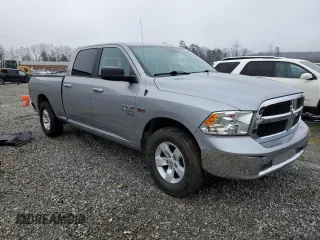 2020 Ram 1500 SLT z VIN 1C6RR7TT4LS101697, wystawiony jako Copart lot #41468745 z przebiegiem 125 947 mil mil oraz Szkoda całkowita • Salvage title. Historia ofert i sprzedaży dostępna na DreamBid. Obrazek 4.