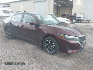 2025 Nissan Sentra SV z VIN 3N1AB8CV8SY310705, wystawiony jako IAAI lot #42394620 z przebiegiem 4 255 mil mil oraz . Historia ofert i sprzedaży dostępna na DreamBid. Obrazek 1.