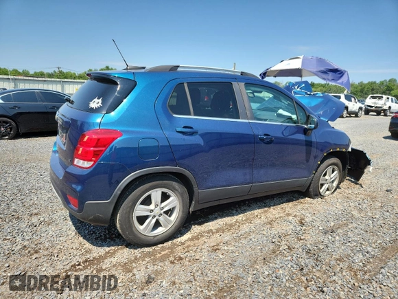 2020 Chevrolet Trax LT with VIN KL7CJLSBXLB332009, listed as a Copart auction lot 62892085 with 31,802 mi miles and Salvage title. Bid and sale history available at DreamBid. Image 3.