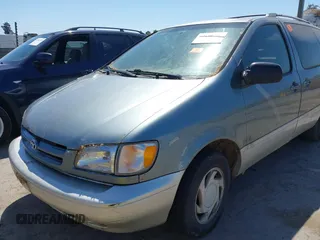 2000 Toyota Sienna LE with VIN 4T3ZF13C3YU248333, listed as a IAAI auction lot 42149735 with 1 mi miles. Bid and sale history available at carsss.com. Image 6.