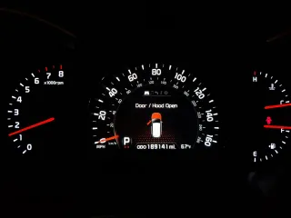 2014 Kia Sorento SX z VIN 5XYKWDA73EG444128, wystawiony jako Copart lot #58908875 z przebiegiem 189 141 mil mil oraz Czysty tytuł • Clean title. Historia ofert i sprzedaży dostępna na DreamBid. Obrazek 9.
