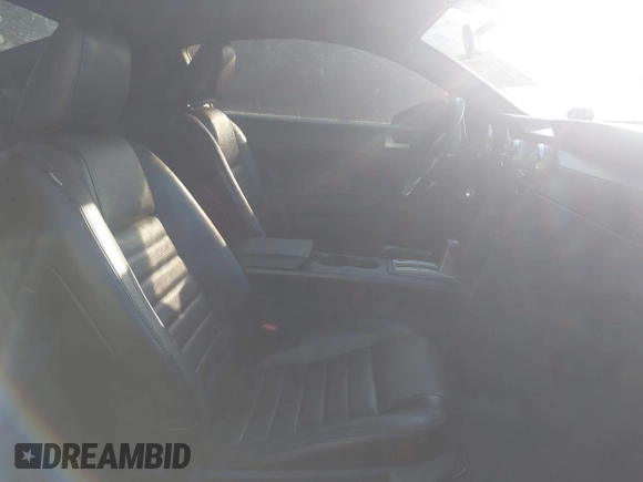 2006 Ford Mustang GT Deluxe with VIN 1ZVHT82H865252390, listed as a IAAI auction lot 42645097 with 91,083 mi miles and . Bid and sale history available at DreamBid. Image 5.