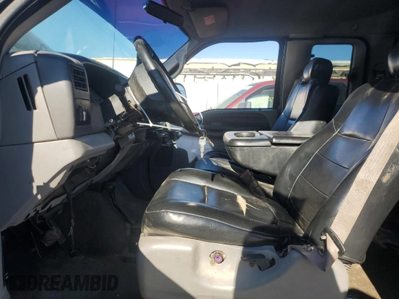 2001 Ford Super Duty F-250 XL with VIN 1FTNX21L31ED75892, listed as a Copart auction lot 89379615 with 299,874 mi miles and Salvage Title. Bid and sale history available at carsss.com. Image 7.