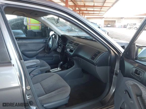 2005 Honda Civic Sdn VP with VIN 1HGES16315L005111, listed as a IAAI auction lot 42000293 with 110,373 mi miles. Bid and sale history available at carsss.com. Image 5.